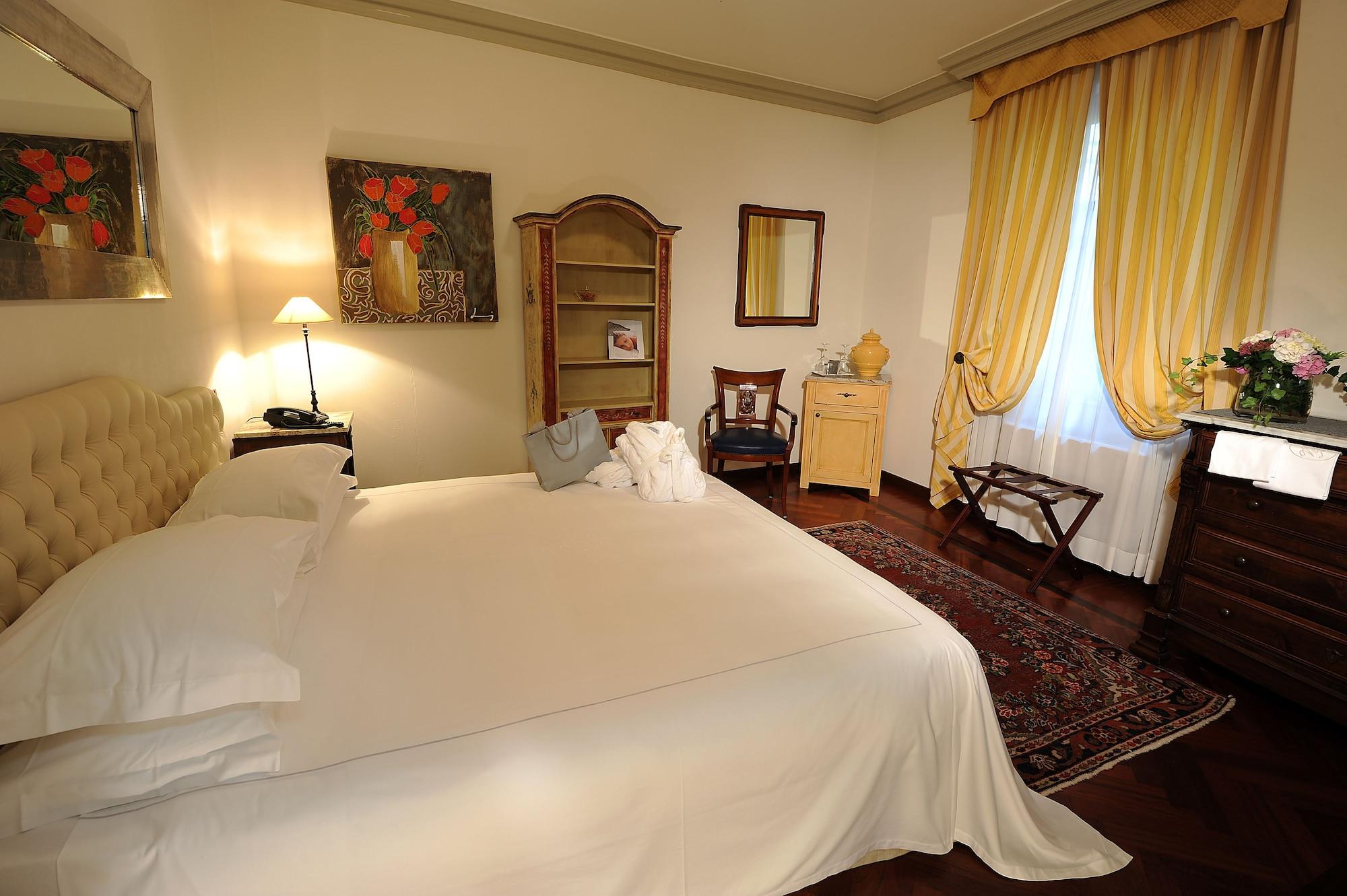Hotel Villa Beccaris Monforte dʼAlba Exteriör bild